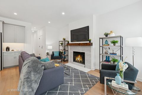 Tiny photo for 847 W Ainslie Street #2E, Chicago, IL 60640 (MLS # 12357227)