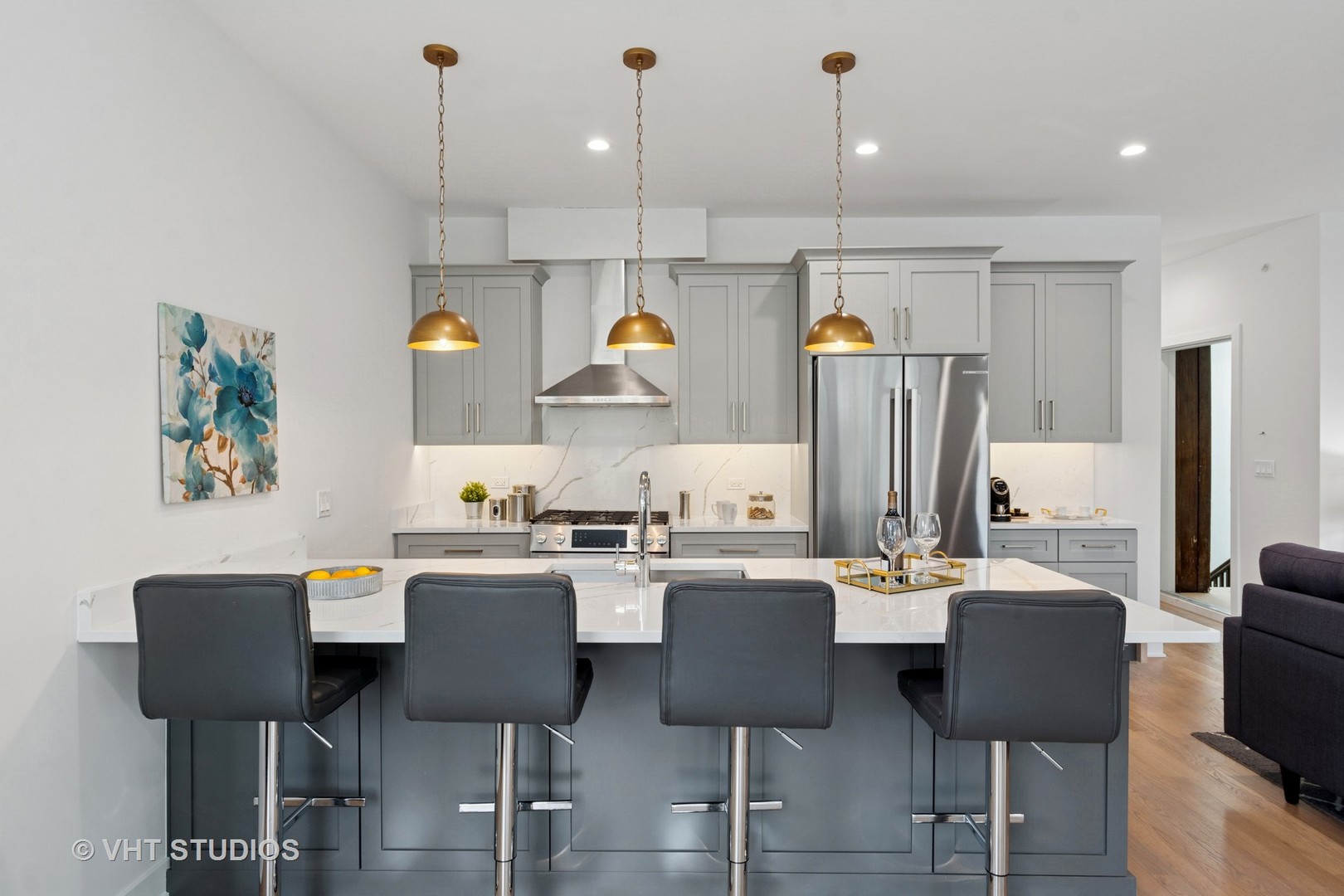 847 W Ainslie Street 2E