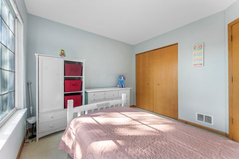 Tiny photo for 10 Ronan Court, Lake In The Hills, IL 60156 (MLS # 12471293)