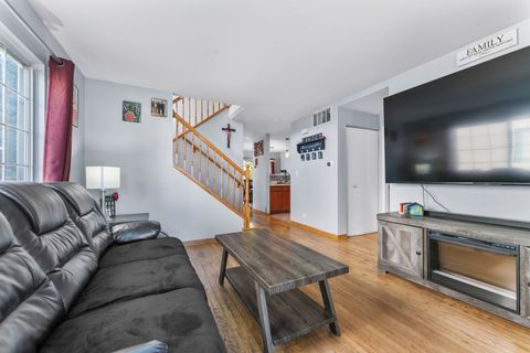 Tiny photo for 10 Ronan Court, Lake In The Hills, IL 60156 (MLS # 12471293)