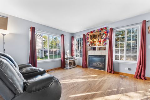 Tiny photo for 10 Ronan Court, Lake In The Hills, IL 60156 (MLS # 12471293)