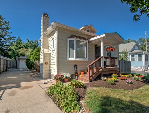 Photo of 328 S Grace Street, Lombard, IL 60148 (MLS # 12483928)