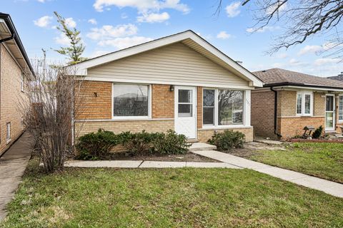 Photo of 7727 New England Avenue, Burbank, IL 60459 (MLS # 12616521)