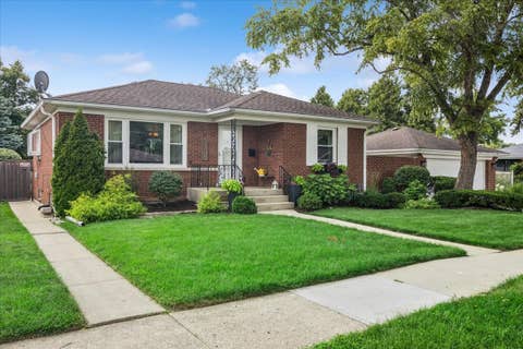 Tiny photo for 1300 Evers Avenue, Westchester, IL 60154 (MLS # 12656965)