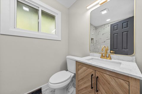 Tiny photo for 16619 Marshfield Avenue, Markham, IL 60428 (MLS # 12496967)