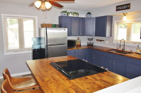Tiny photo for 1226 Retz Drive, Ottawa, IL 61350 (MLS # 12487339)