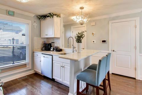 Tiny photo for 116 Raintree Court, Aurora, IL 60504 (MLS # 12571581)