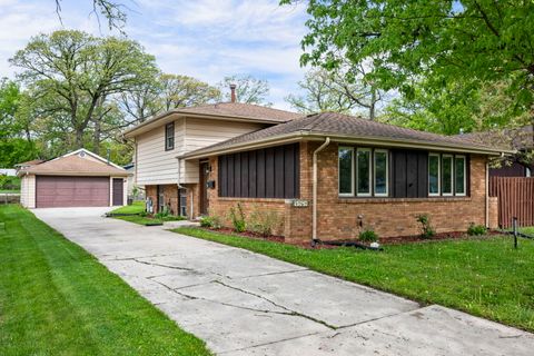 Photo of 15040 Kenton Avenue, Midlothian, IL 60445 (MLS # 12614767)