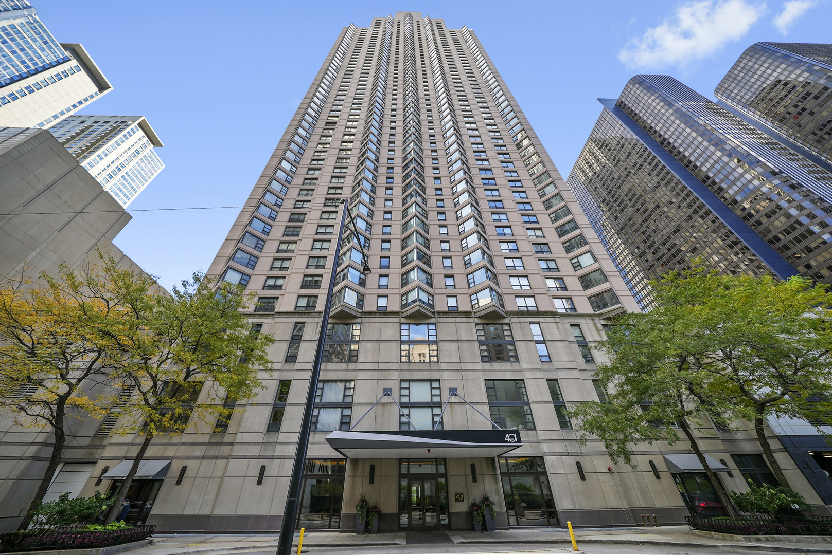 401 E Ontario Street 1605