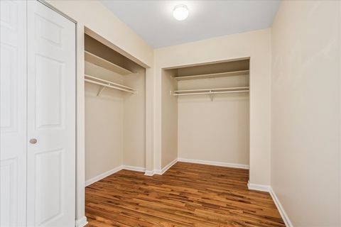 Tiny photo for 828 Oakton Street #3F, Evanston, IL 60202 (MLS # 12501875)