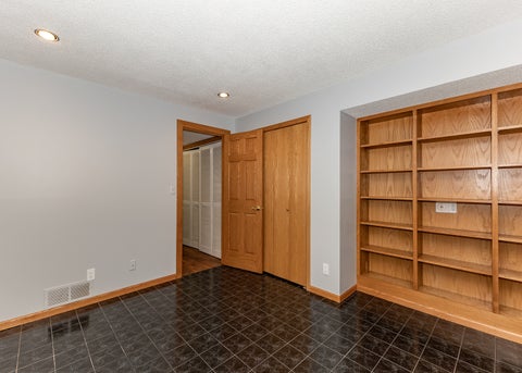 Tiny photo for 3 Heather Lane, Clinton, IA 52732 (MLS # 12549466)