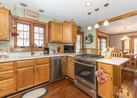 Tiny photo for 3 Heather Lane, Clinton, IA 52732 (MLS # 12549466)