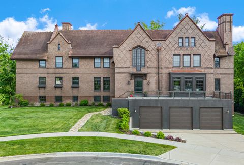 Photo of 141 Loretto Court, Wheaton, IL 60189 (MLS # 12460902)