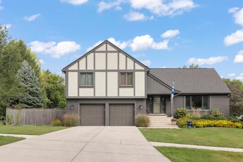 Photo of 850 Glen Crest Drive, Glen Ellyn, IL 60137 (MLS # 12761247)