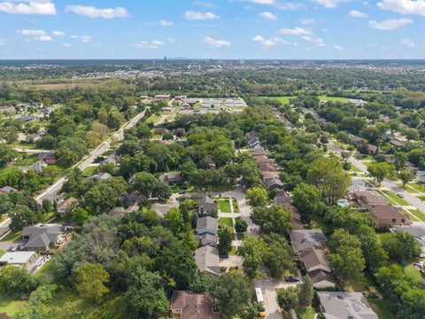 Tiny photo for 850 Glen Crest Drive, Glen Ellyn, IL 60137 (MLS # 12761247)