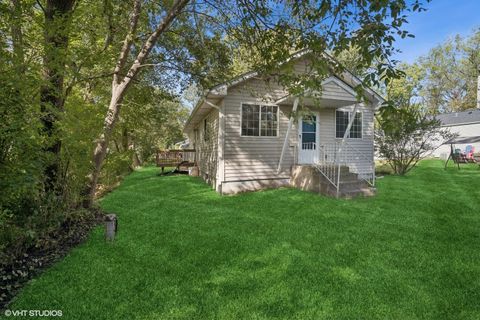 Photo of 39477 N Hickory Avenue, Antioch, IL 60002 (MLS # 12603205)