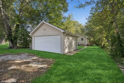 Tiny photo for 39477 N Hickory Avenue, Antioch, IL 60002 (MLS # 12603205)