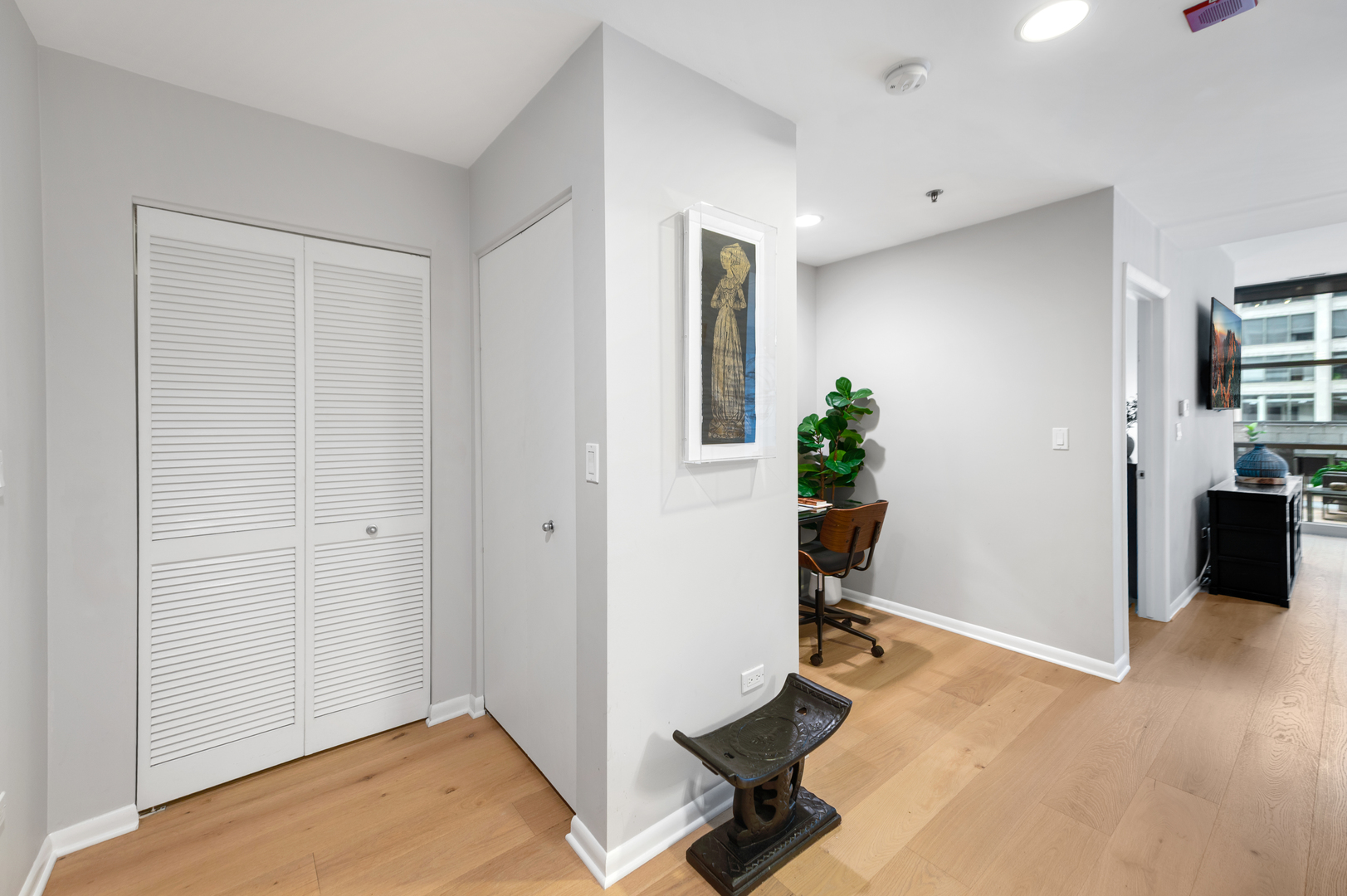 225 S Sangamon Street 304