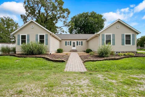 Tiny photo for 295 N 1st Avenue, Coal City, IL 60416 (MLS # 12688101)