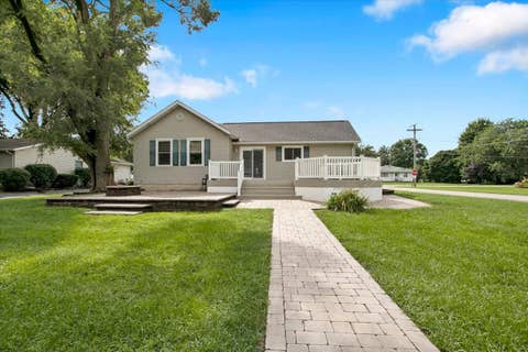 Tiny photo for 295 N 1st Avenue, Coal City, IL 60416 (MLS # 12688101)