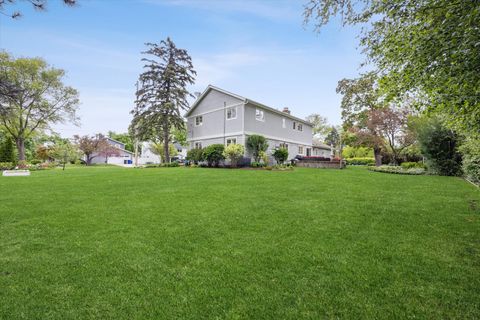 Tiny photo for 698 N Kenilworth Avenue, Glen Ellyn, IL 60137 (MLS # 12632521)