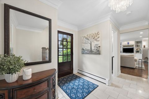 Tiny photo for 698 N Kenilworth Avenue, Glen Ellyn, IL 60137 (MLS # 12632521)
