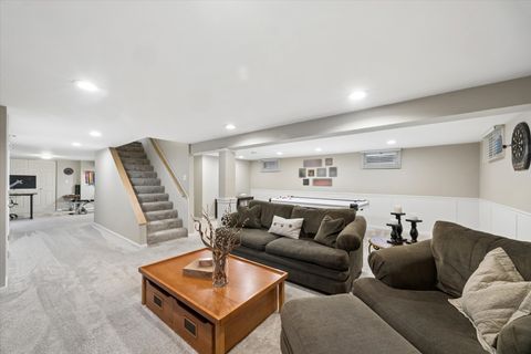 Tiny photo for 698 N Kenilworth Avenue, Glen Ellyn, IL 60137 (MLS # 12632521)