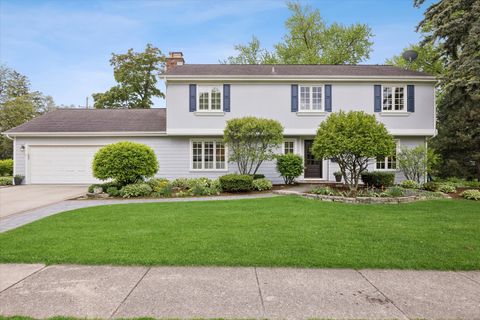 Property photo of 698 N Kenilworth Avenue, Glen Ellyn, IL 60137