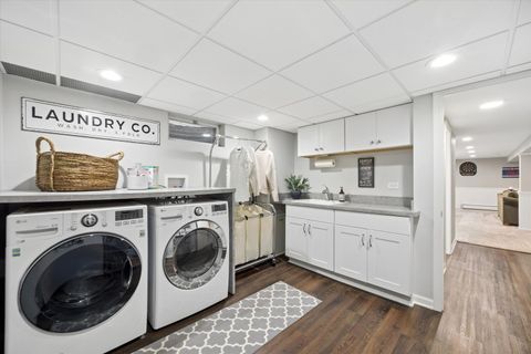 Tiny photo for 698 N Kenilworth Avenue, Glen Ellyn, IL 60137 (MLS # 12632521)