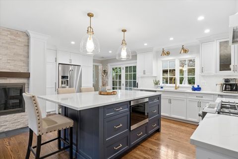 Tiny photo for 698 N Kenilworth Avenue, Glen Ellyn, IL 60137 (MLS # 12632521)
