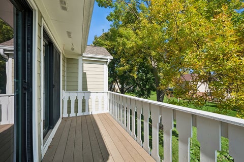 Tiny photo for 549 Williamsburg Court #B2, Wheeling, IL 60090 (MLS # 12777650)