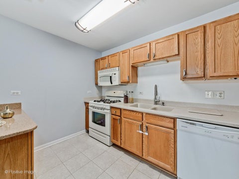 Tiny photo for 8000 Kilpatrick Avenue #2F, Skokie, IL 60076 (MLS # 12759358)