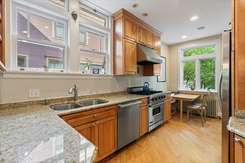Tiny photo for 711 Michigan Avenue, Evanston, IL 60202 (MLS # 12480475)