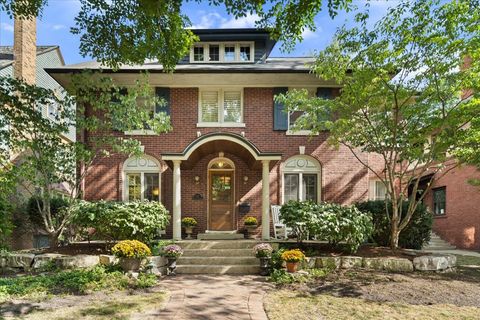 Photo of 711 Michigan Avenue, Evanston, IL 60202 (MLS # 12480475)