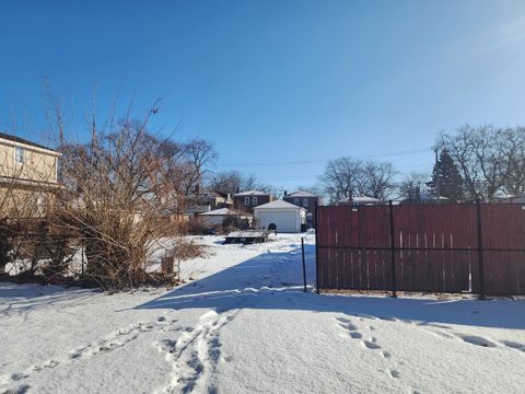 8811 S Parnell Avenue Chicago IL 60620