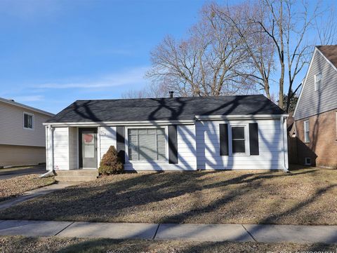 Photo of 516 W Courtland Street, Mundelein, IL 60060 (MLS # 12553382)