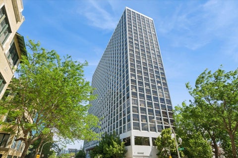 Photo of 4343 N Clarendon Avenue #1809, Chicago, IL 60613 (MLS # 12684600)