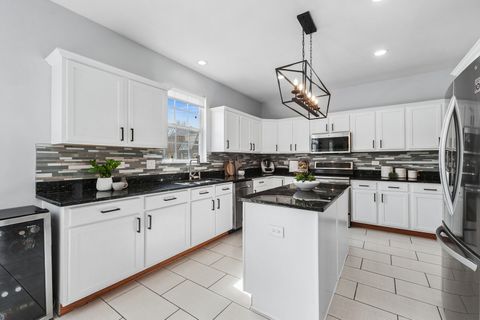 Tiny photo for 305 Hampton Road, Sugar Grove, IL 60554 (MLS # 12585681)