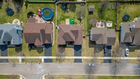 Tiny photo for 305 Hampton Road, Sugar Grove, IL 60554 (MLS # 12585681)