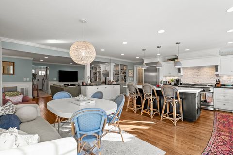 Tiny photo for 1020 S Grove Avenue, Barrington, IL 60010 (MLS # 12573037)