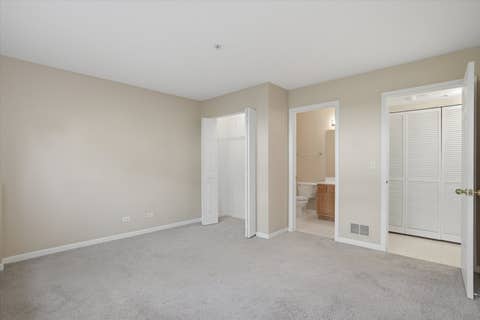 Tiny photo for 2720 N Greenwood Avenue, Arlington Heights, IL 60004 (MLS # 12619968)