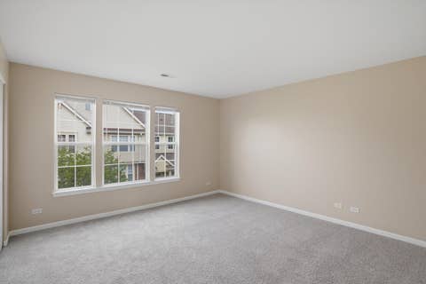 Tiny photo for 2720 N Greenwood Avenue, Arlington Heights, IL 60004 (MLS # 12619968)