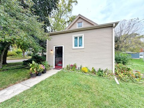 Tiny photo for 320 W Donovan Avenue, Woodstock, IL 60098 (MLS # 12509498)