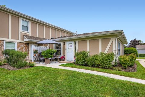Photo of 1078 Newport Harbor Hbr #1078, Schaumburg, IL 60193 (MLS # 12513293)