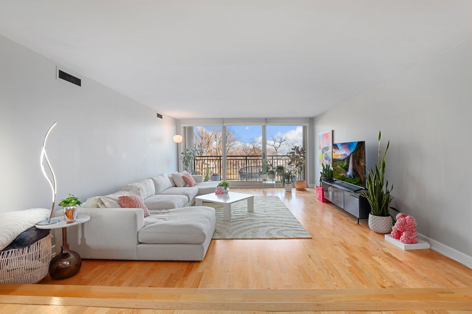 3470 N Lake Shore Drive 5A