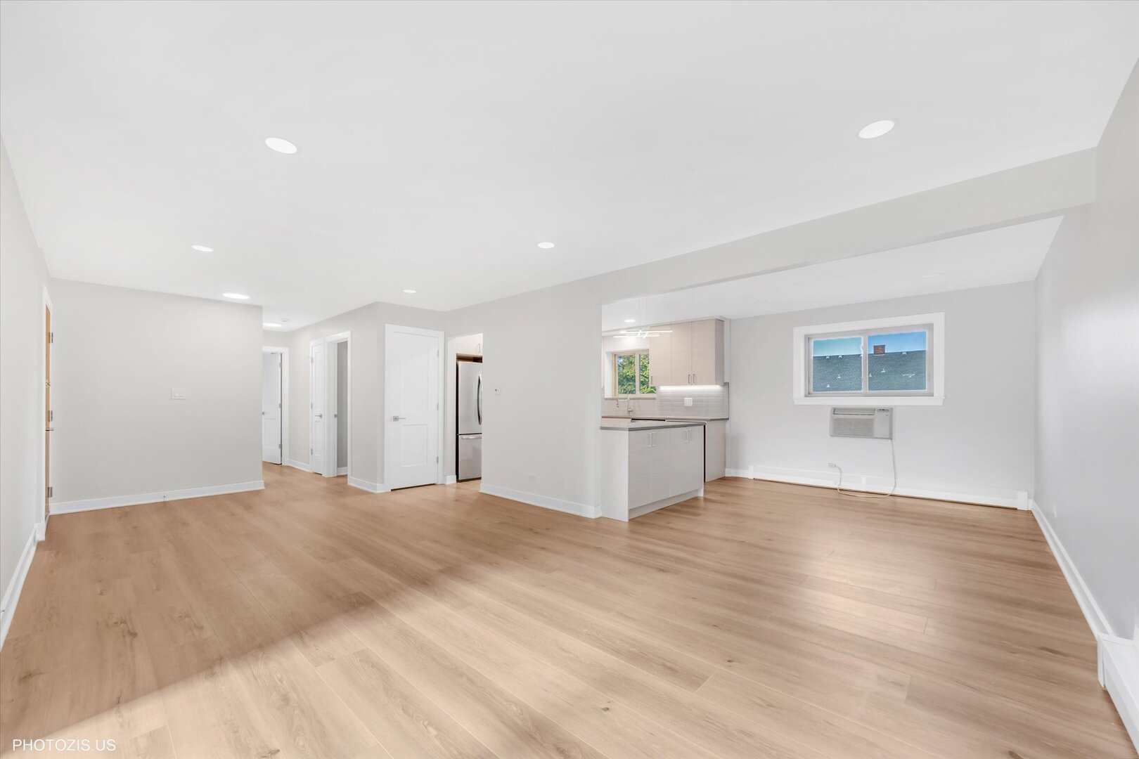 1640 W Sherwin Avenue 3B