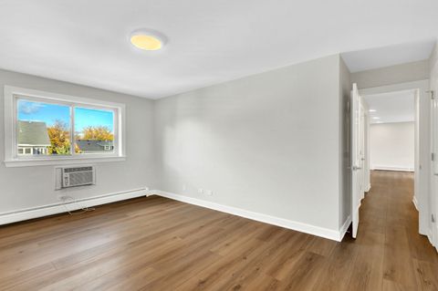 Tiny photo for 1640 W Sherwin Avenue #3B, Chicago, IL 60626 (MLS # 12510361)