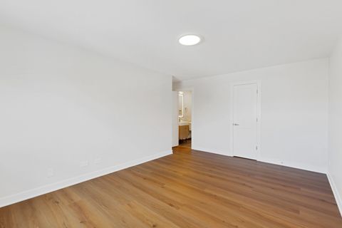 Tiny photo for 1640 W Sherwin Avenue #3B, Chicago, IL 60626 (MLS # 12510361)