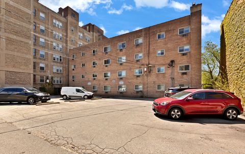 Tiny photo for 1640 W Sherwin Avenue #3B, Chicago, IL 60626 (MLS # 12510361)