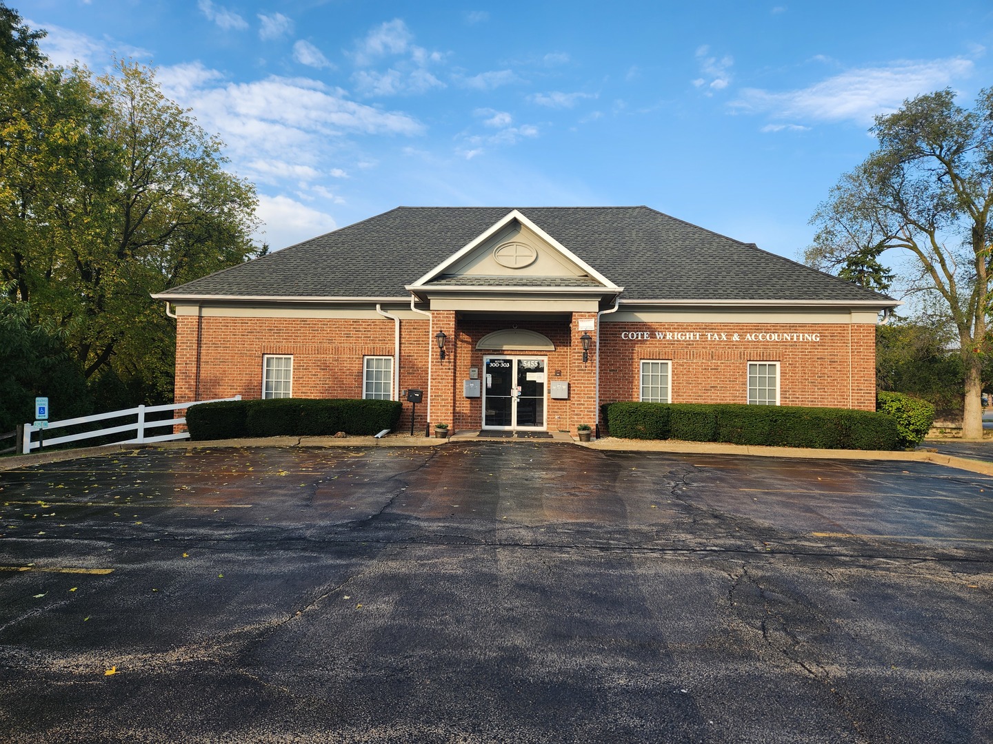 Photo 1 of 14 — 5455 Grand Avenue 301, Gurnee, IL 60031